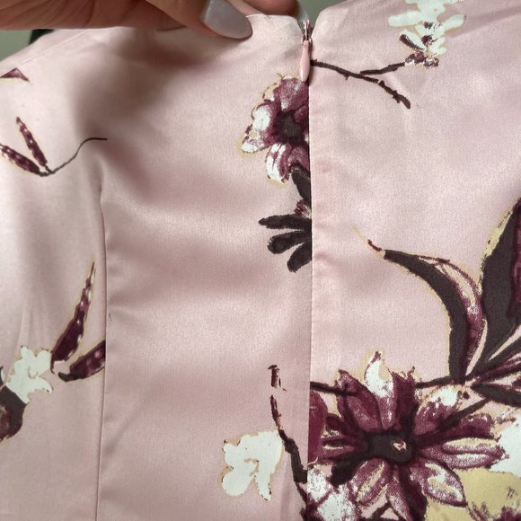 V-Neck Floral Satin Romper | Tailored with invisible zipper | Satin lining - Picture 5 of 5